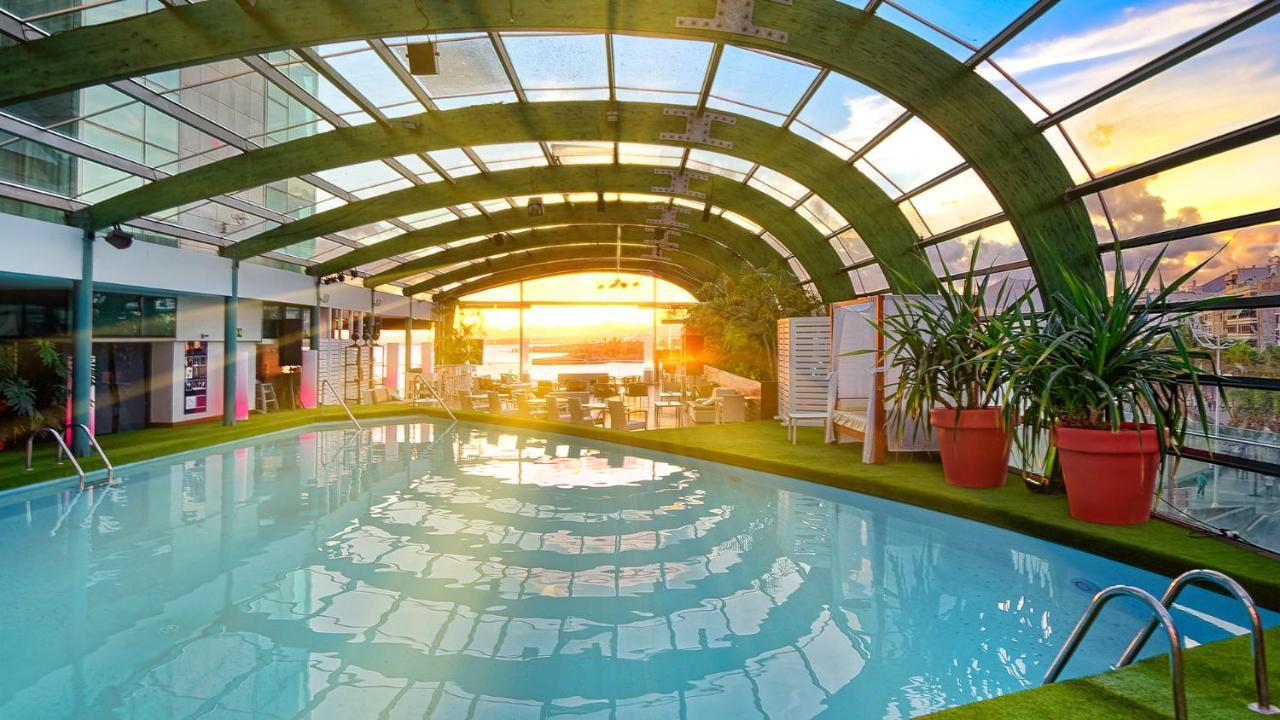 Arrecife Gran Hotel & Spa Екстериор снимка The pool at the rooftop