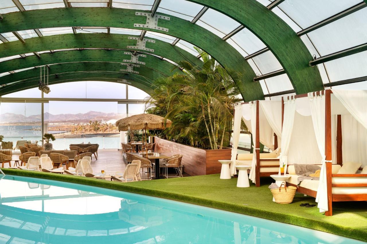 Arrecife Gran Hotel & Spa Екстериор снимка The pool at the St. Regis Hotel, Aqaba