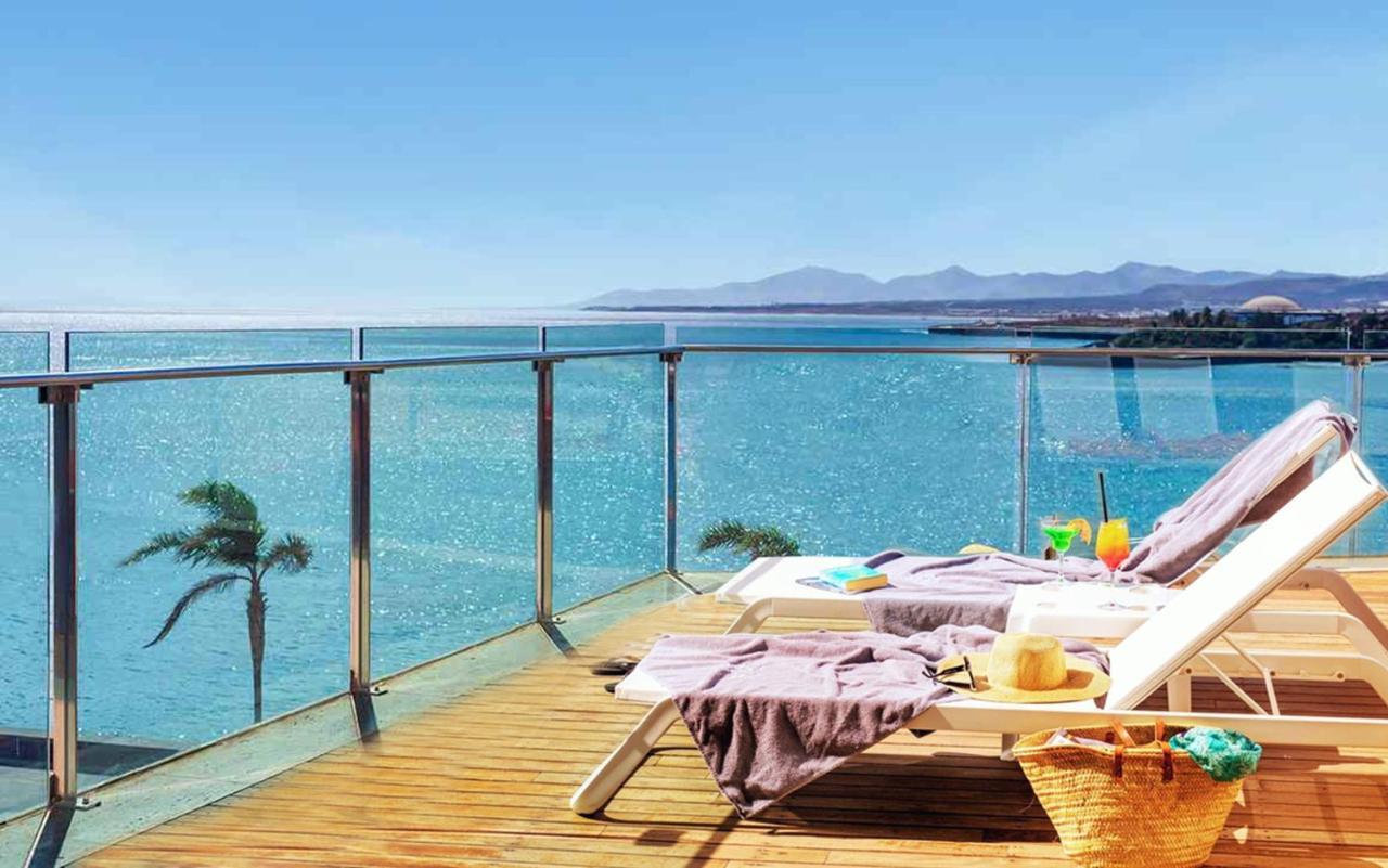 Arrecife Gran Hotel & Spa Екстериор снимка A glass balustrade