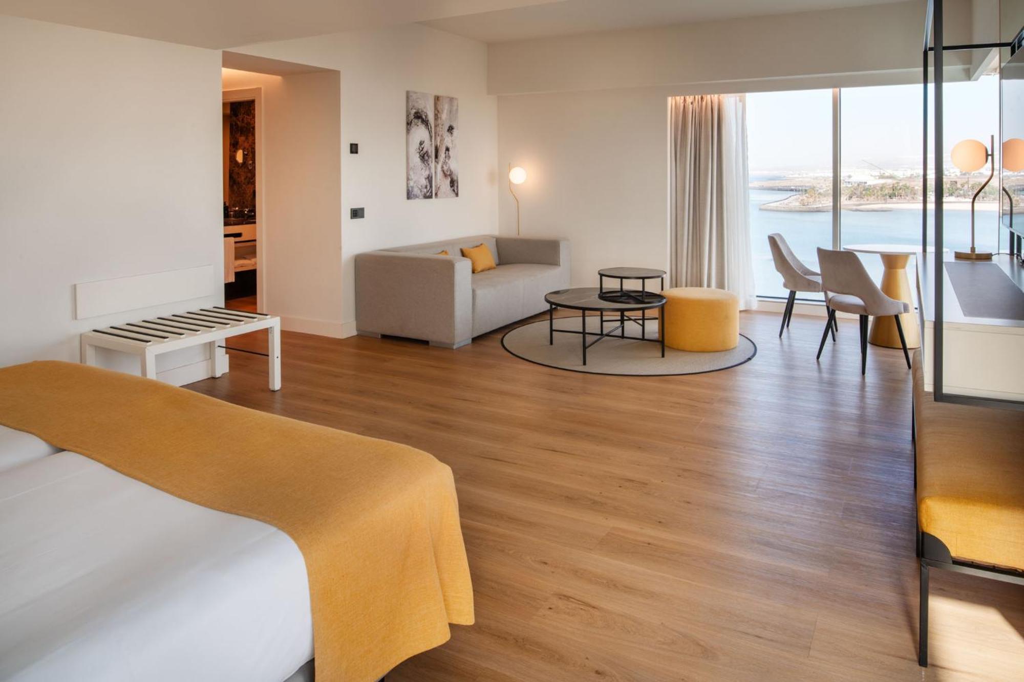 Arrecife Gran Hotel & Spa Екстериор снимка A room at the hotel