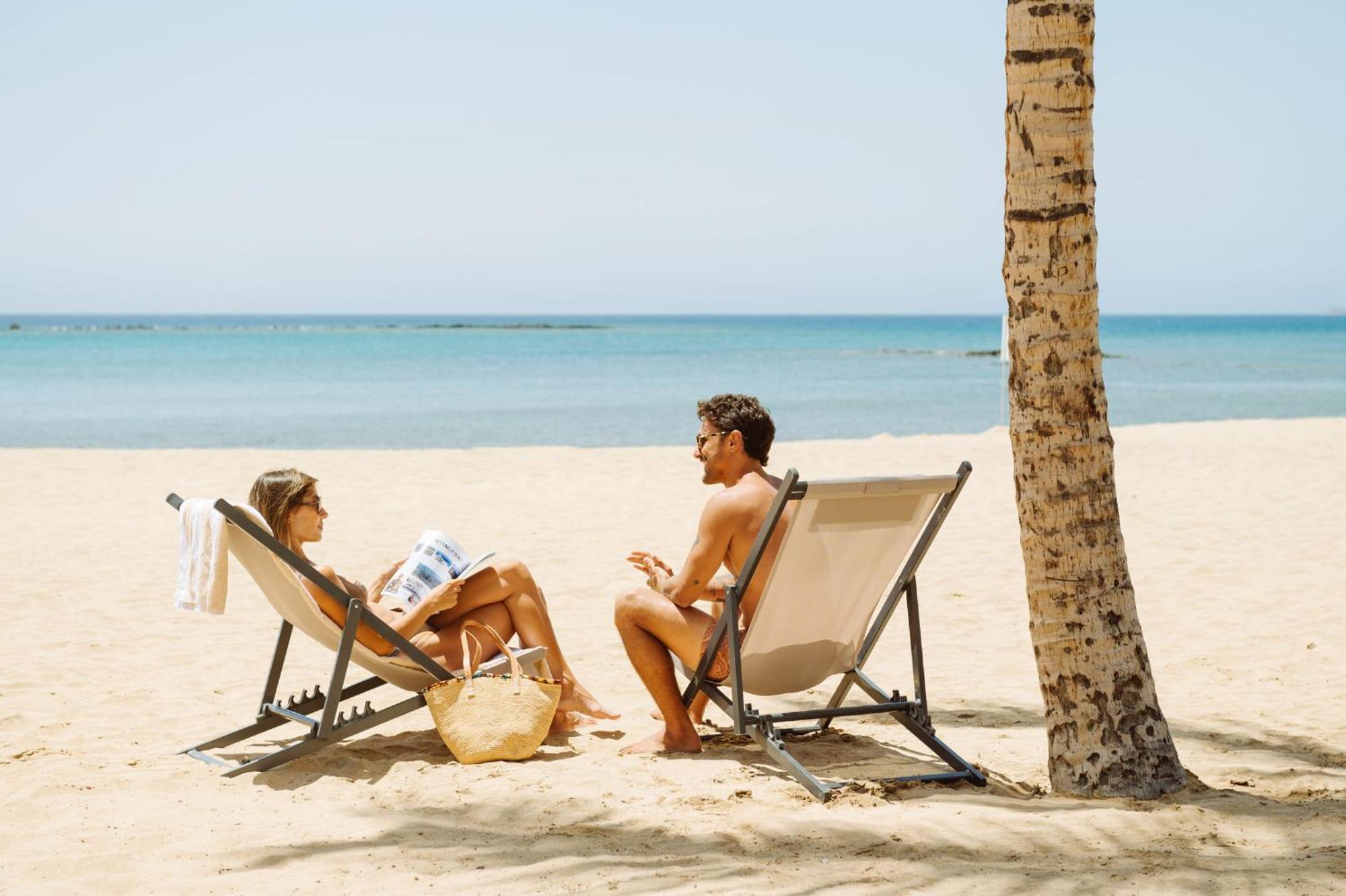 Arrecife Gran Hotel & Spa Екстериор снимка Beach chairs