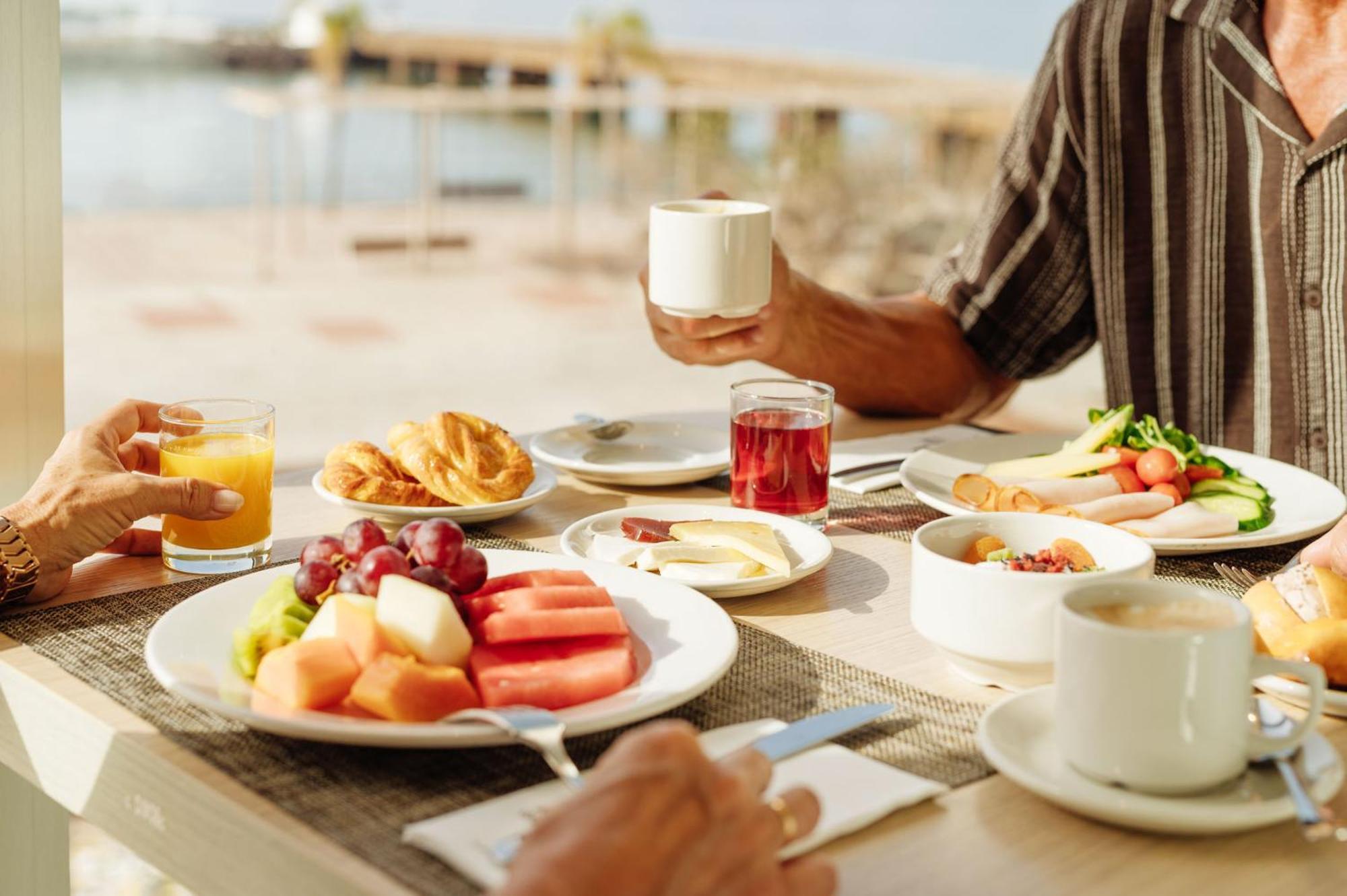 Arrecife Gran Hotel & Spa Екстериор снимка A breakfast buffet